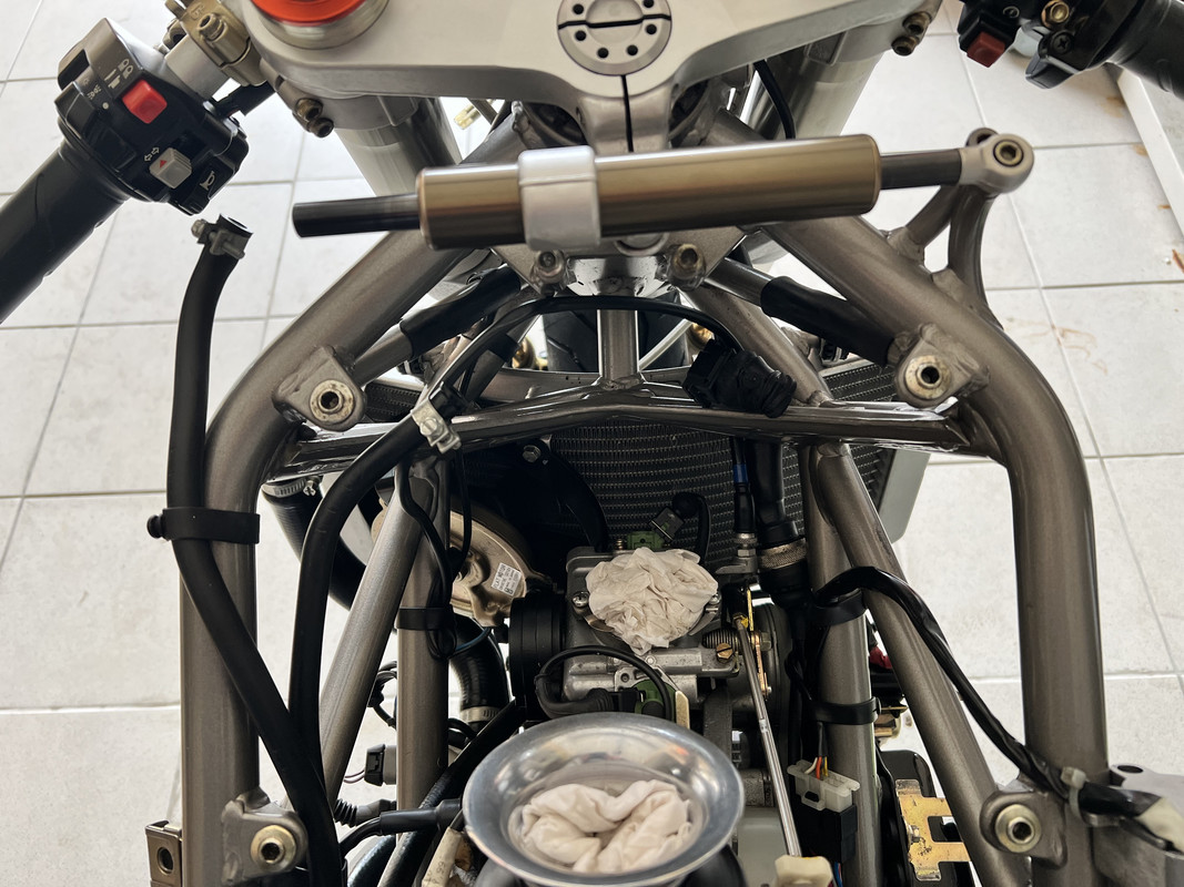 EE69C5BF-E6B3-4E62-9A6C-751500326A30