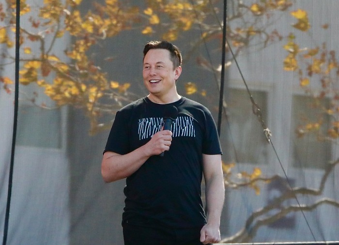 Elon Musk, CEO SpaceX and Tesla, mengatakan pada 9 Juli 2022 bahwa dia mengakhiri kesepakatan senilai 44 USD miliar untuk membeli Twitter.