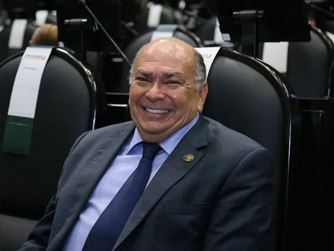 Padre de 'Checo' Pérez dejará la política sino logra ir por Jalisco con Morena