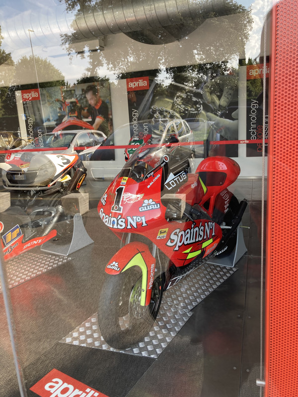 92763320-93BC-4CE4-B0F6-A4116CFB154D