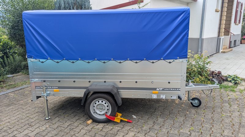 PKW-Anhänger 750 kg mit Plane