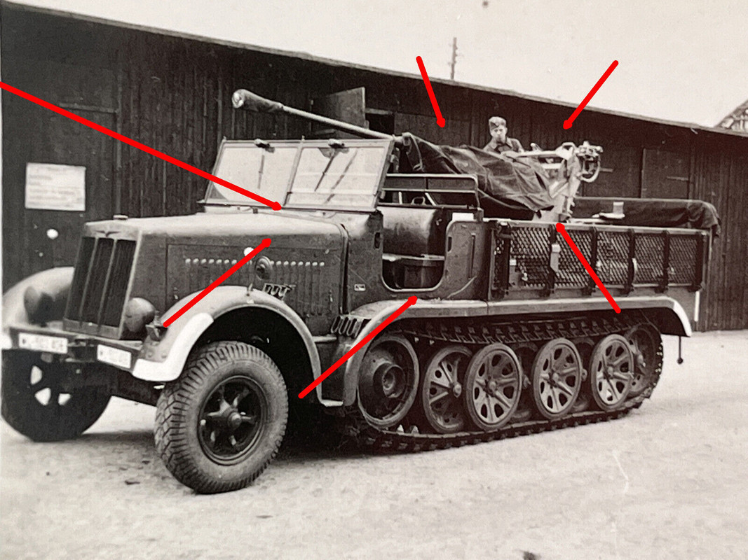 Foto, 12t Halbkette mit Flak, Geschützaufbau, Geschütz,