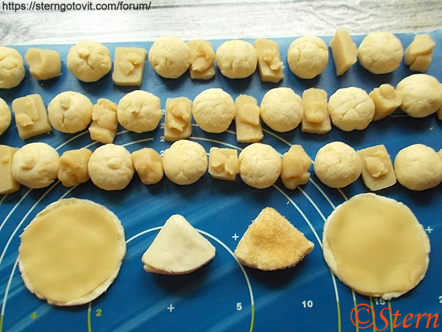 Печенье творожное с марципаном