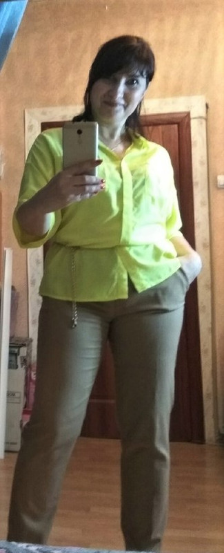 Кэжуал беж.штаны с желтой руб.