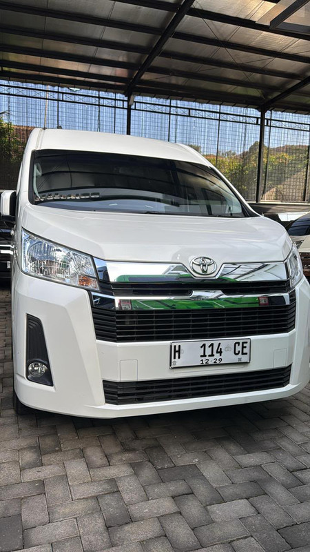 Toyota Hiace Premio