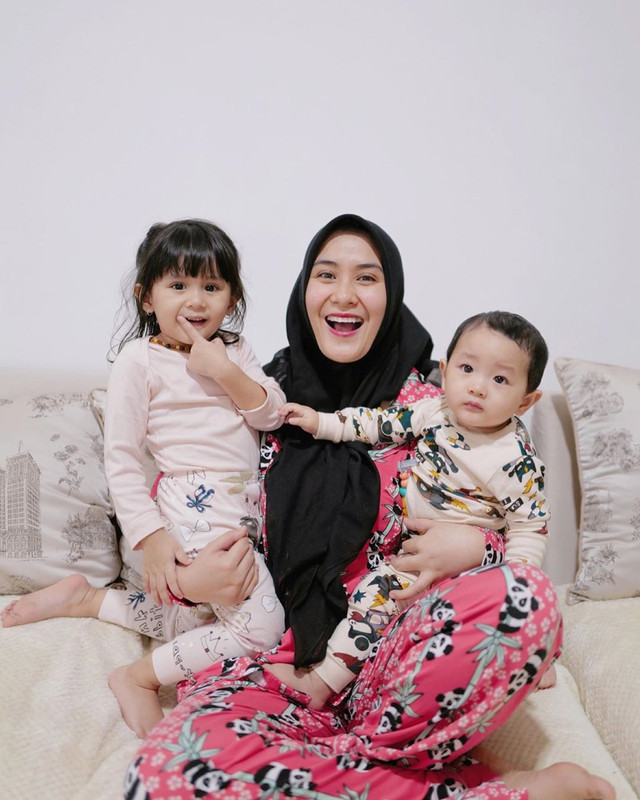 7 Potret gemas buah hati seleb Tanah Air, keponakan online netizen nih