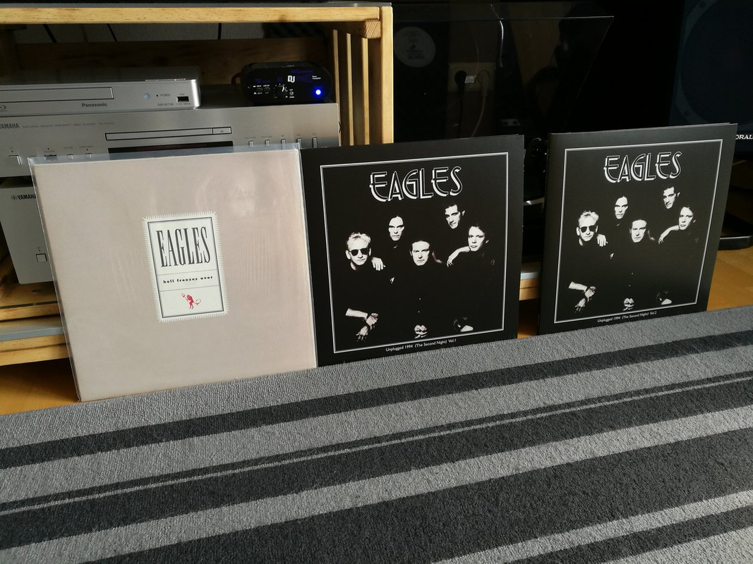 [Bild: Eagles-Unplugged-1994-The-2nd-Night-I.jpg]