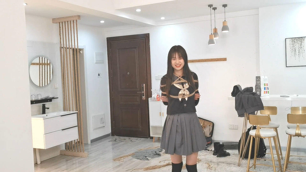 奥特曼 绒绒JK独自放置一小时.mp4_20210418_185238.386