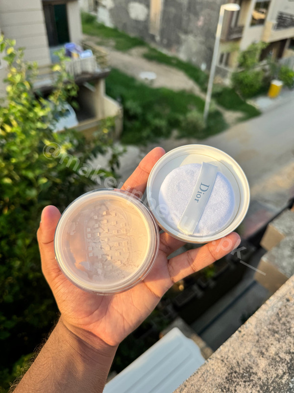 Miss Dior Scented Blooming Powder. - image 2