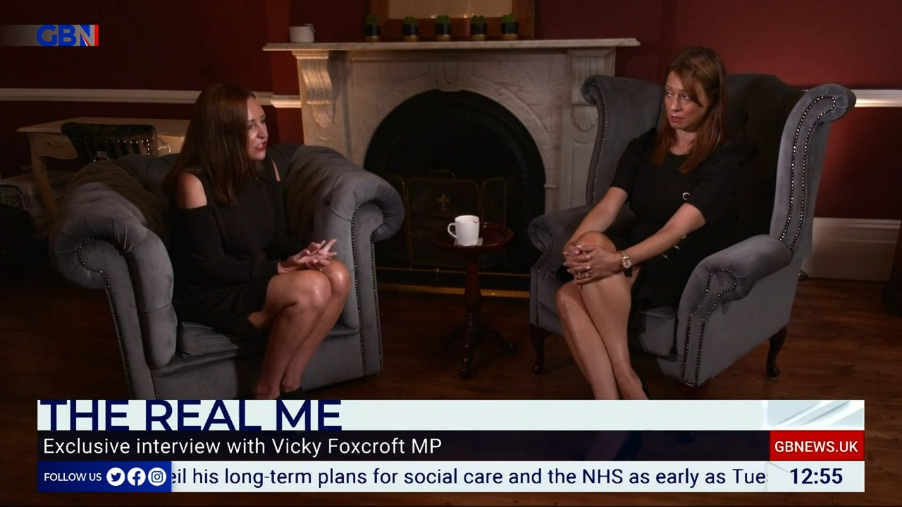 09.06 - 12.00.00 - The Briefing Lunchtime with Gloria De Piero. Your ....ts_snapshot_56.50.476