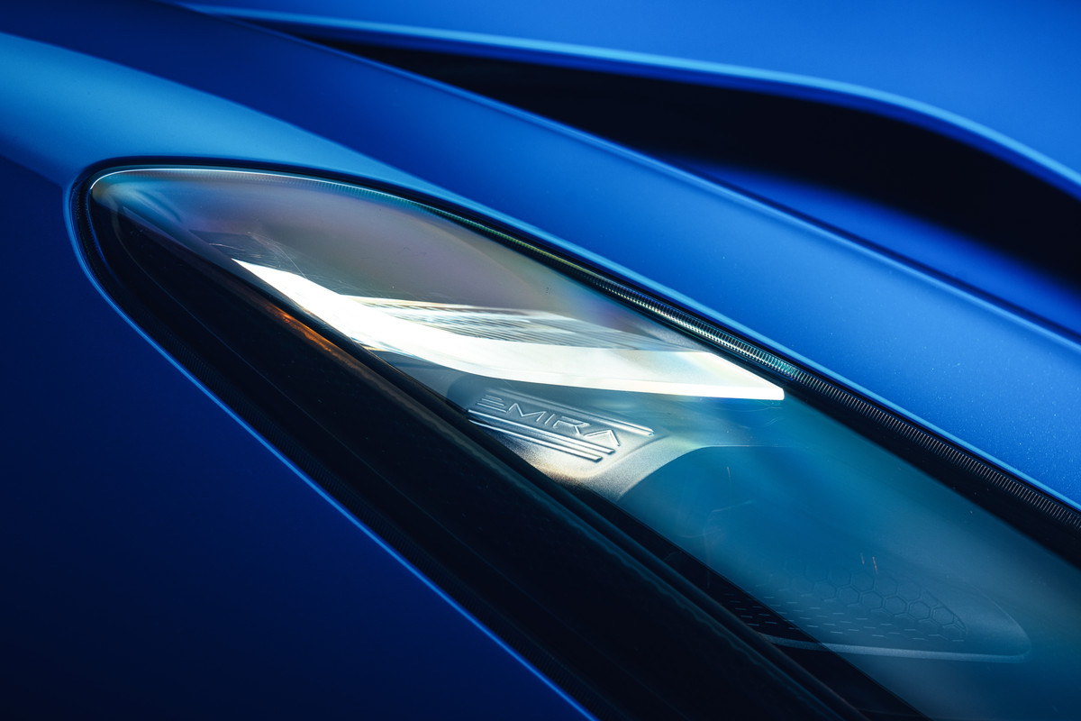 LotusEmiraHeadlampdetail