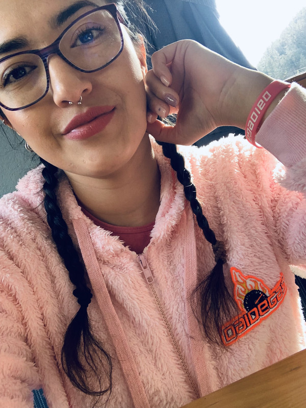 A76EAB02-6B1C-4AFA-A5CE-609ADCC6183C