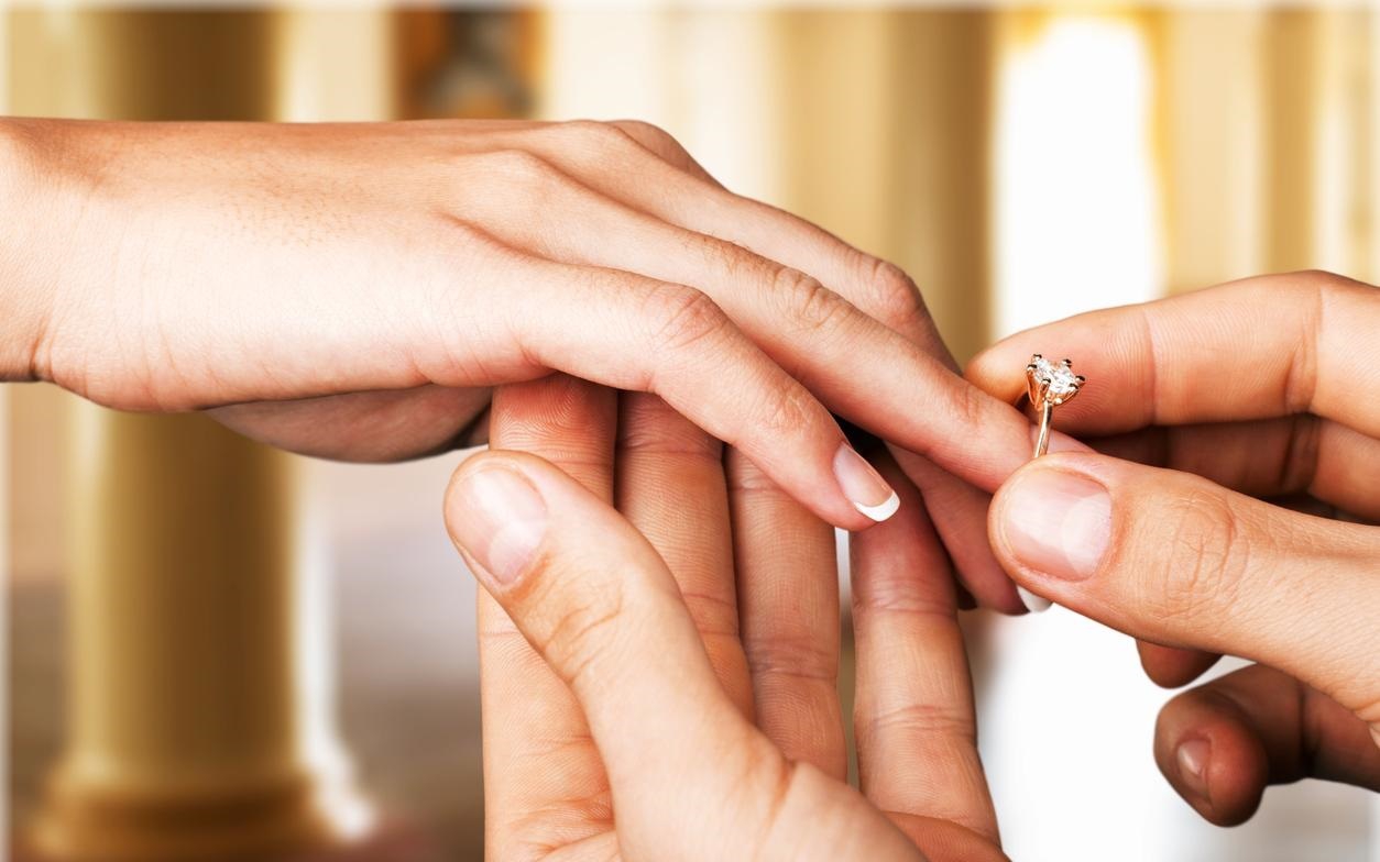 Perú multará a los novios que prometen matrimonio y no cumplen