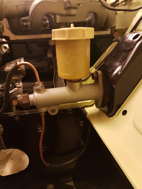 Maître cylindre neuf (2)