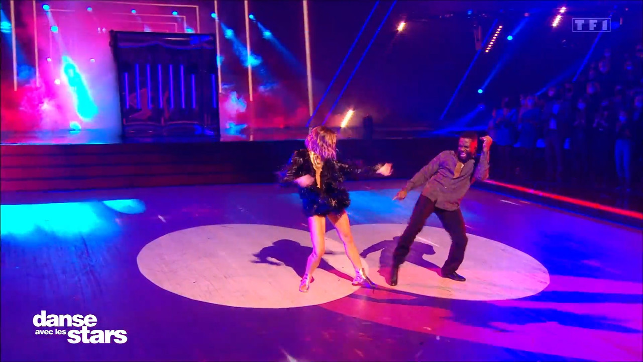 2021-11-12_21_05_TF1_Danse-avec-les-stars.mp4_snapshot_21.41.125