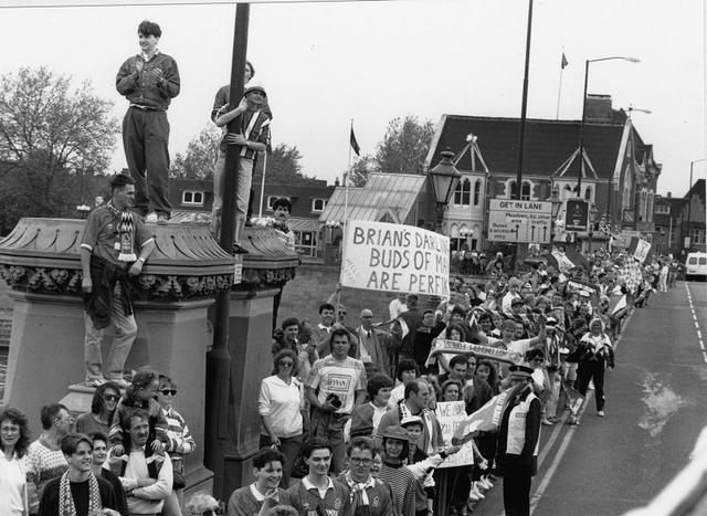 [Image: Nottingham-Forest-fans-pictured-on-Trent...-their.jpg]