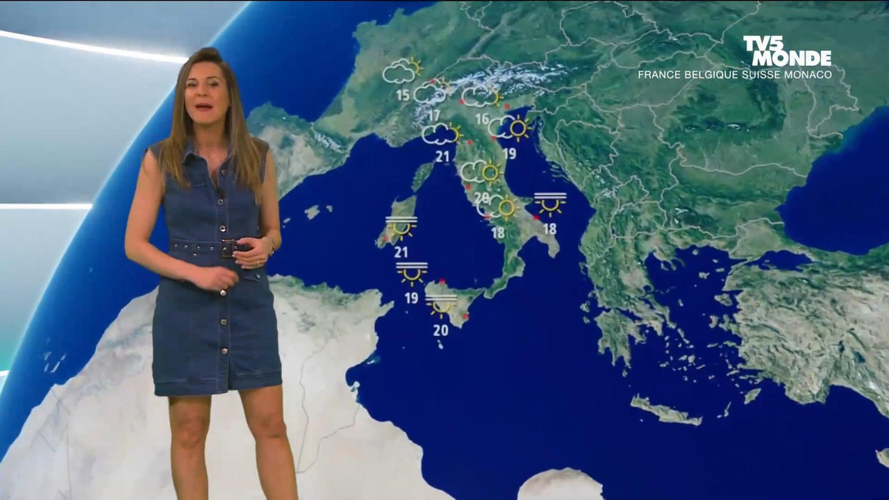 Daniela Prepeliuc TV5 220422.mp4_snapshot_01.28_[2022.04.22_18.44.40]