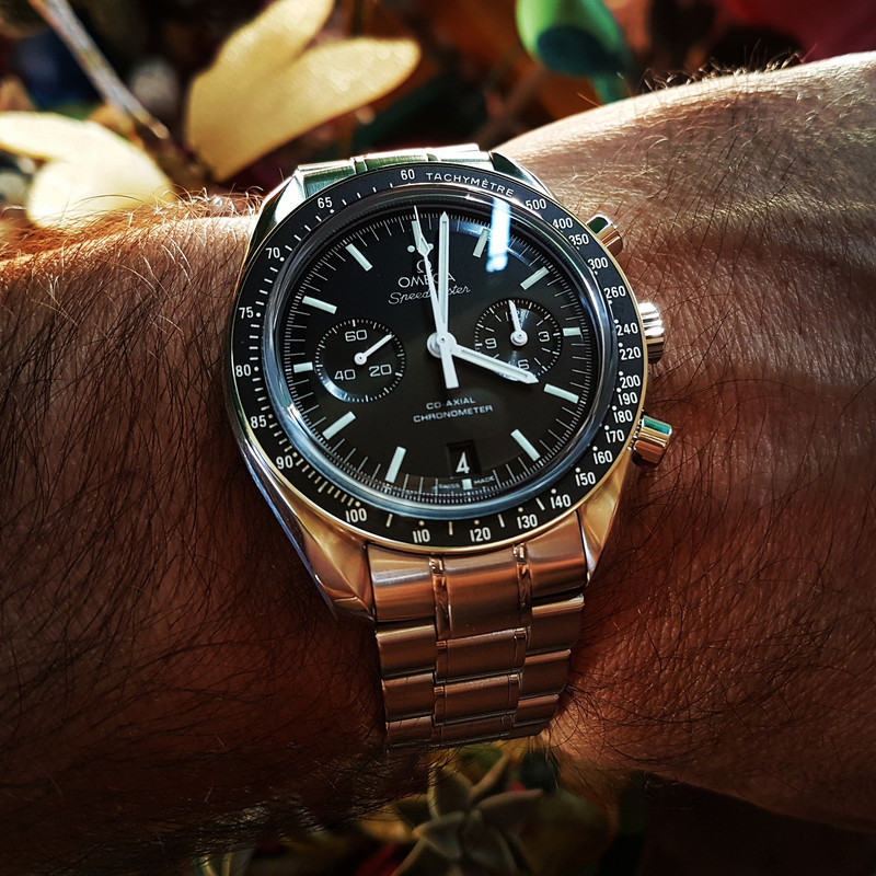 Omega Speedmaster Moonwatch Co-Axial Chronograph 44.25 mm Cal. 9300 (1)