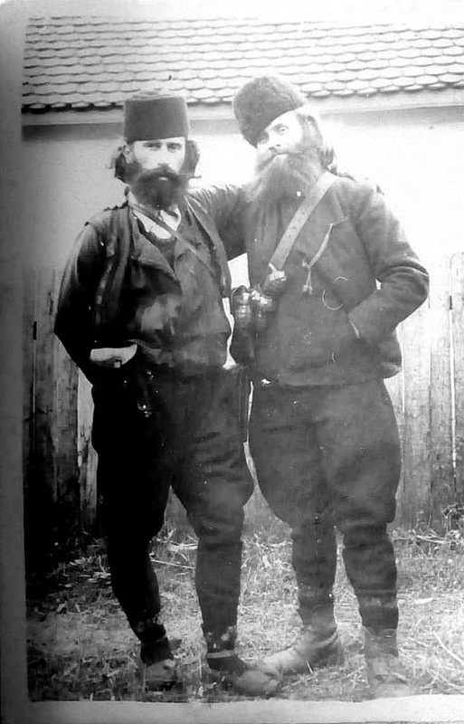 Kalabićevi pratioci,potporučnici Tešić i Rebić. - копија