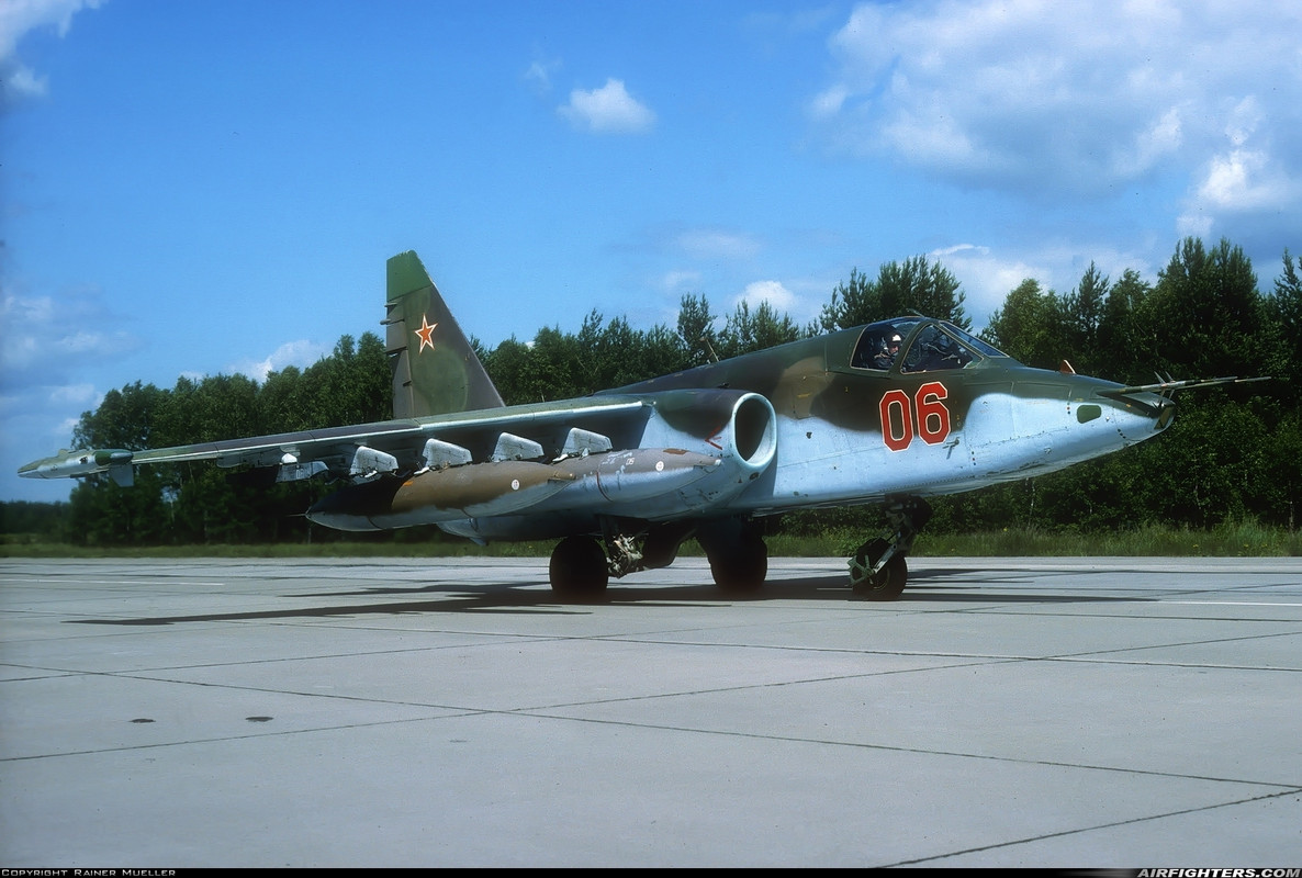 368 ShAP Su-25BM 06 RED (cn 25508110518)_June 93_Templin 2
