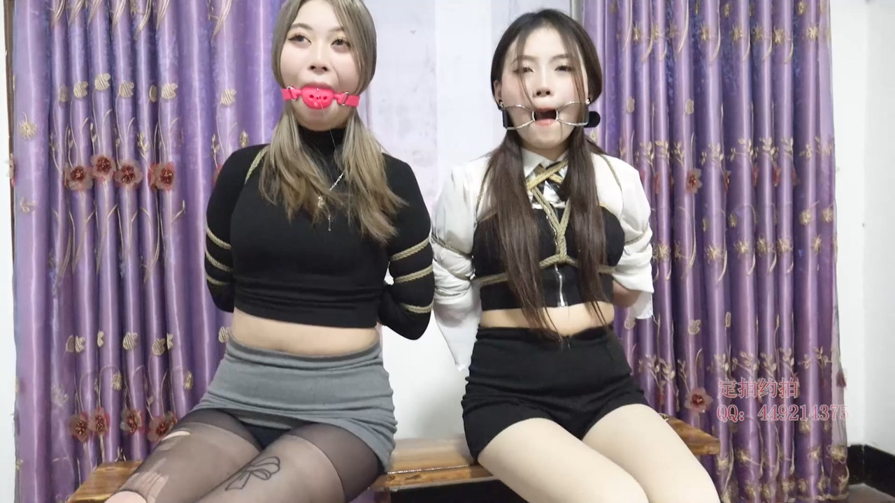 子衿原创 冰冰晴晴五花口枷和超大口球聊天.mp4_20230119_185225.329