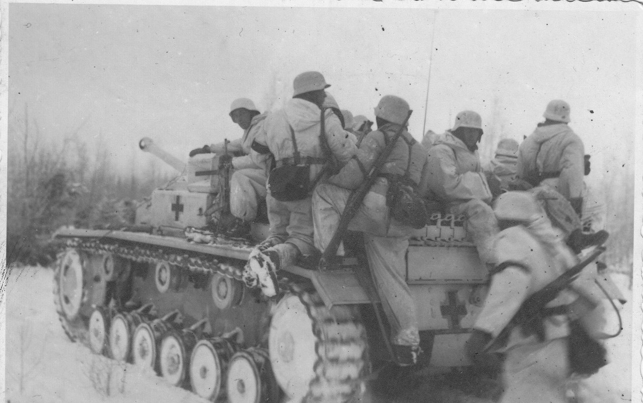 Sturmgeschütz Wintertarn VW Kübelwagen Bandenkam