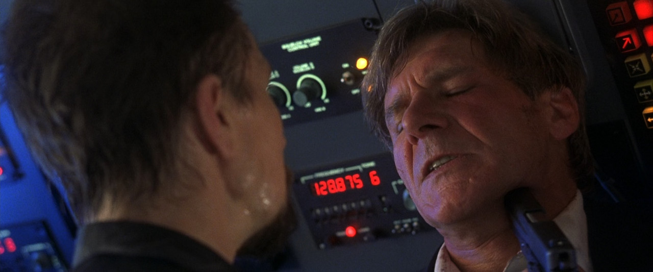 Air Force One (1997).mkv_snapshot_01.29.12_[2018.03.14_22.39.24]