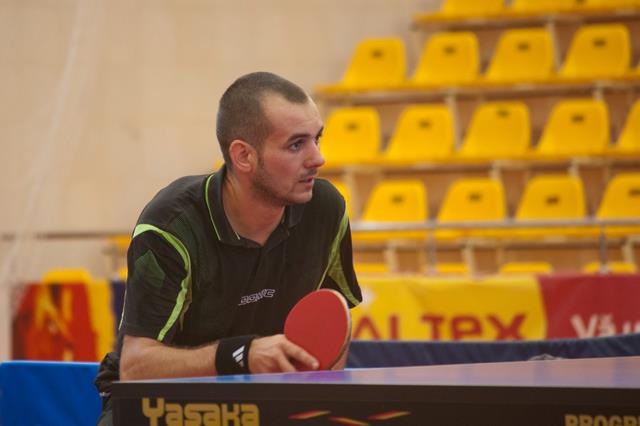 555102_630765833617253_396691807_n