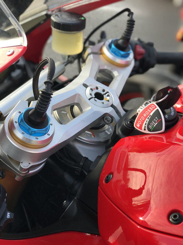 E9E58E47-AEFB-4783-B921-4B5A53160FA2