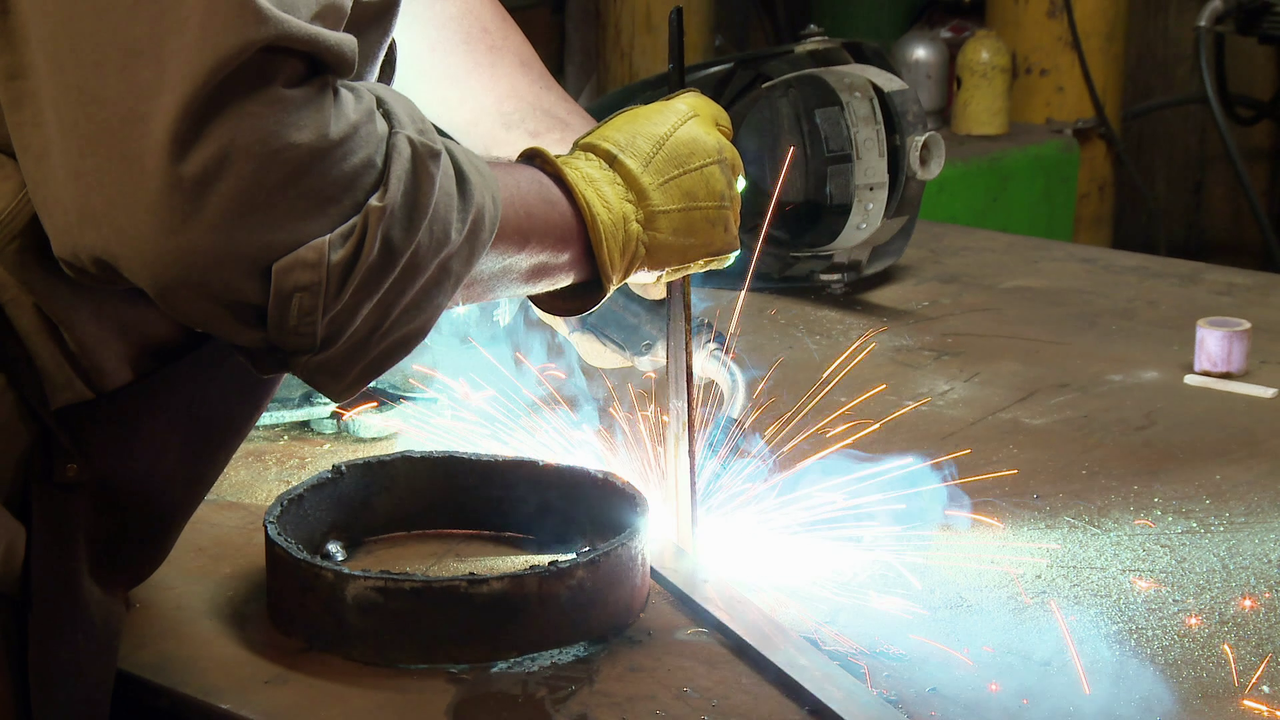 Forged In Fire S01E02 snap 7 - Copy