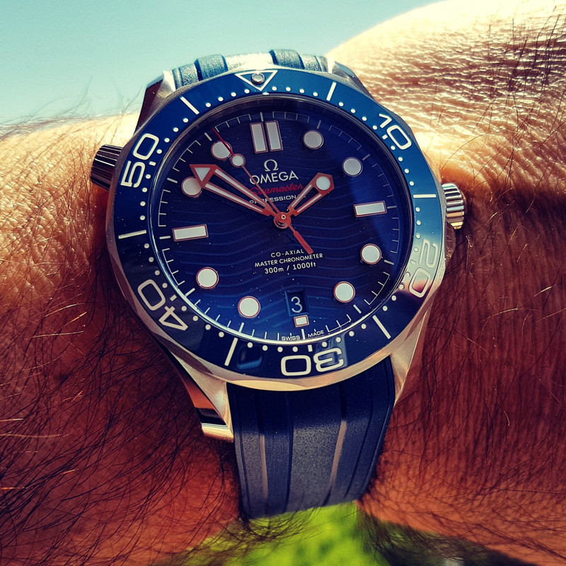 Ω Seamaster Professional Diver 300M Co-Axial Master Chronometer 42mm Cal. 8800 Blue (2)