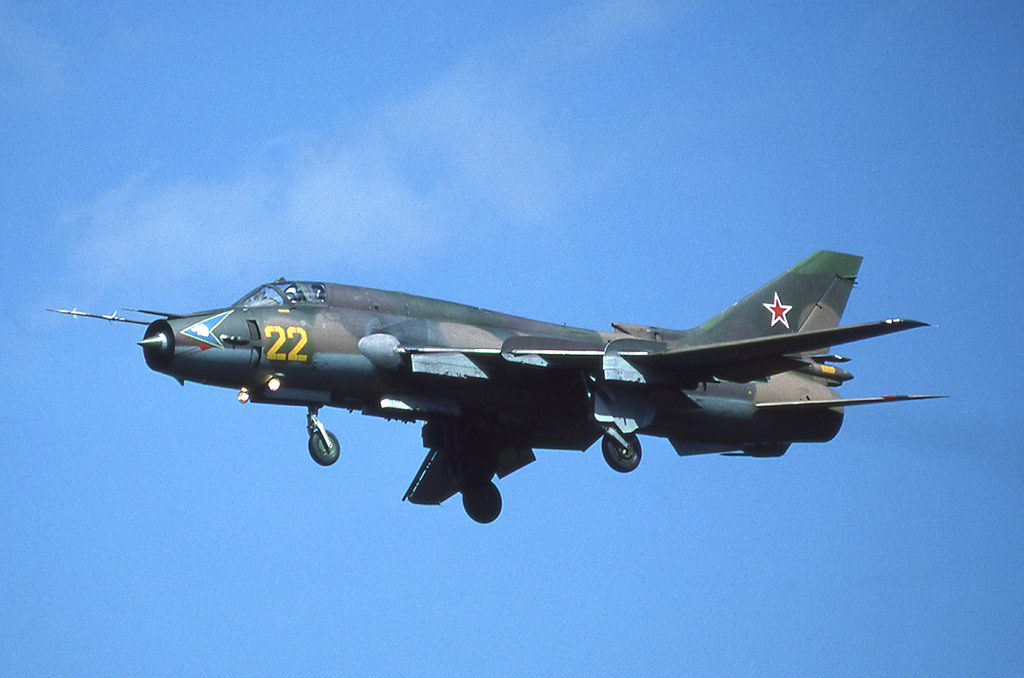 20 GvAPIB Su-17M4 22 yellow_16510_Aug 1993