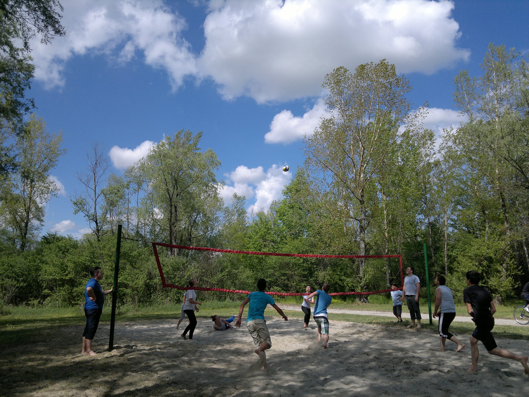 Odbojka_na_pjesku_uz_Dravu_autor_Marinko_Barčan