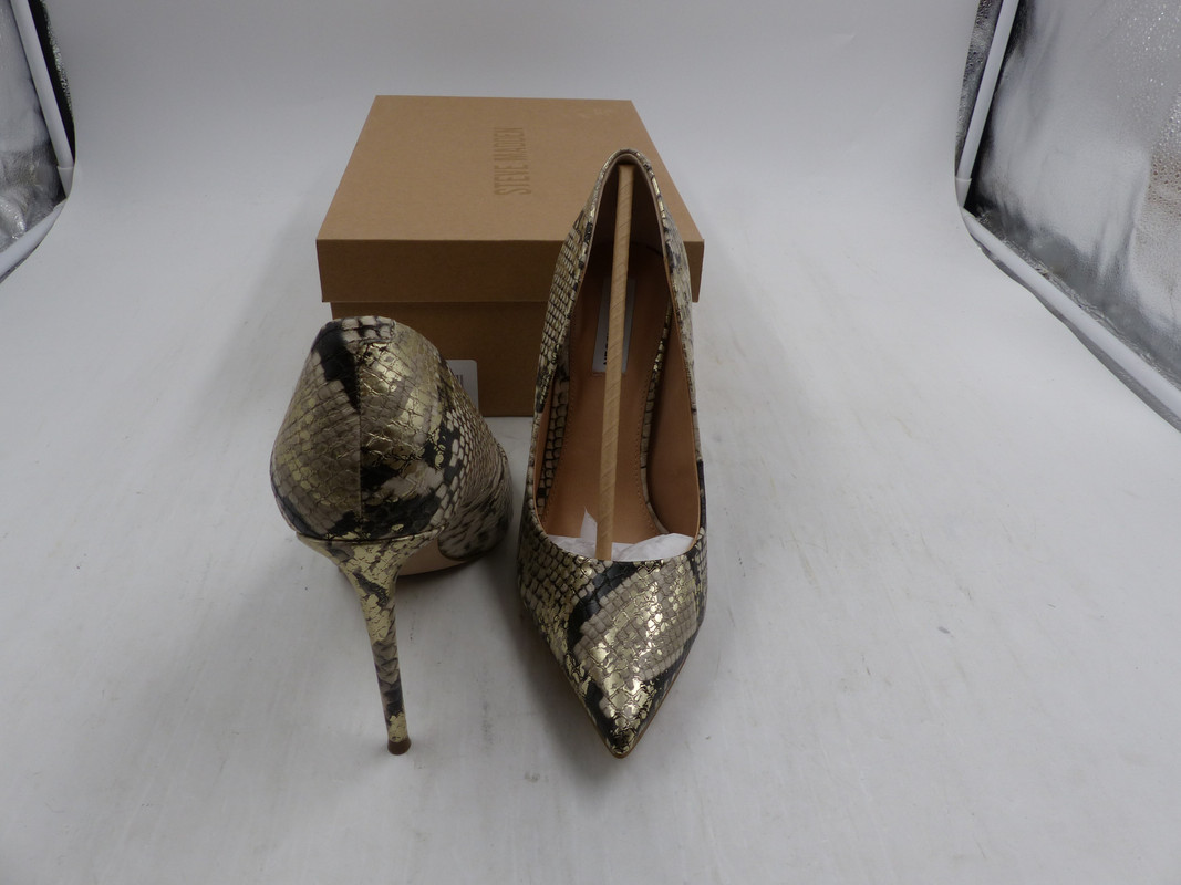 FENDI Size 9 Taupe Suede and Metallic Gold Leather Peep Toe Platform  Sandals For Sale at 1stDibs | fendi gold sandals, fendi gold heels