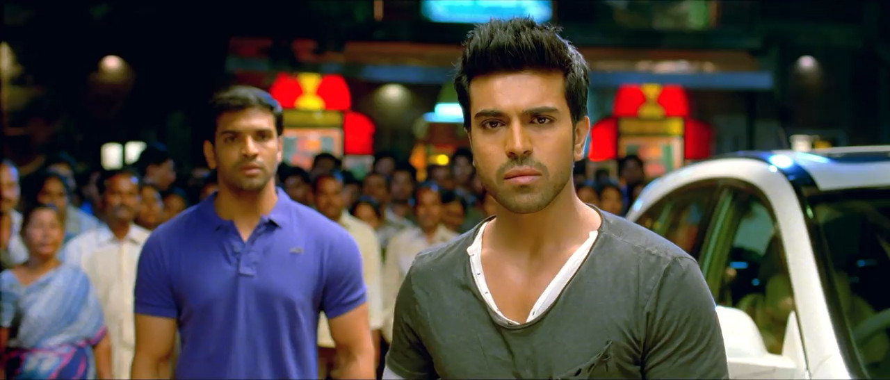 Yevadu 2014 WebRip [Hindi + Telugu] 480p, 720p ESub Screenshot