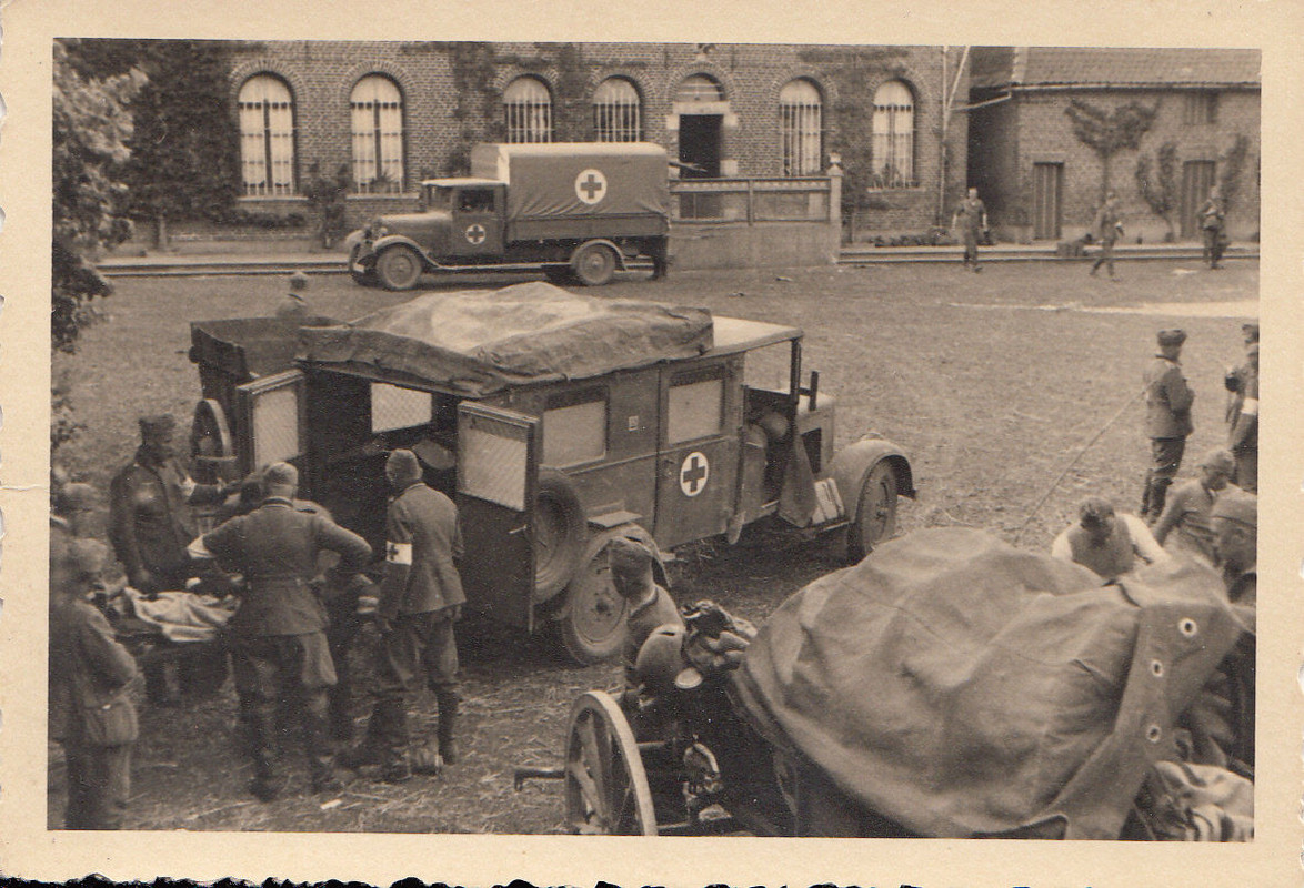 Wehrmacht Rußland leichte LKW Lastwagen Sanitäte