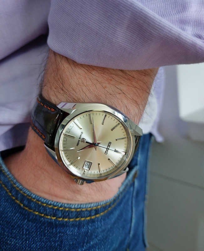 Vos wristshots en chemise - Page 40 1000044932