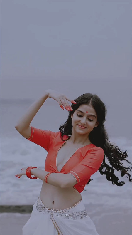 anaswara.rajan sexy photoshoot.mp4_snapshot_00.25.638