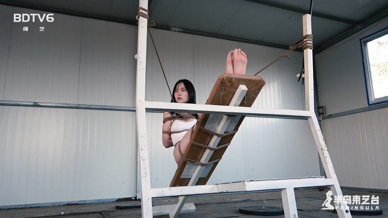 半岛束艺 台里穷得只能利用废弃健身房了 流星.mp4_20201220_133946.406