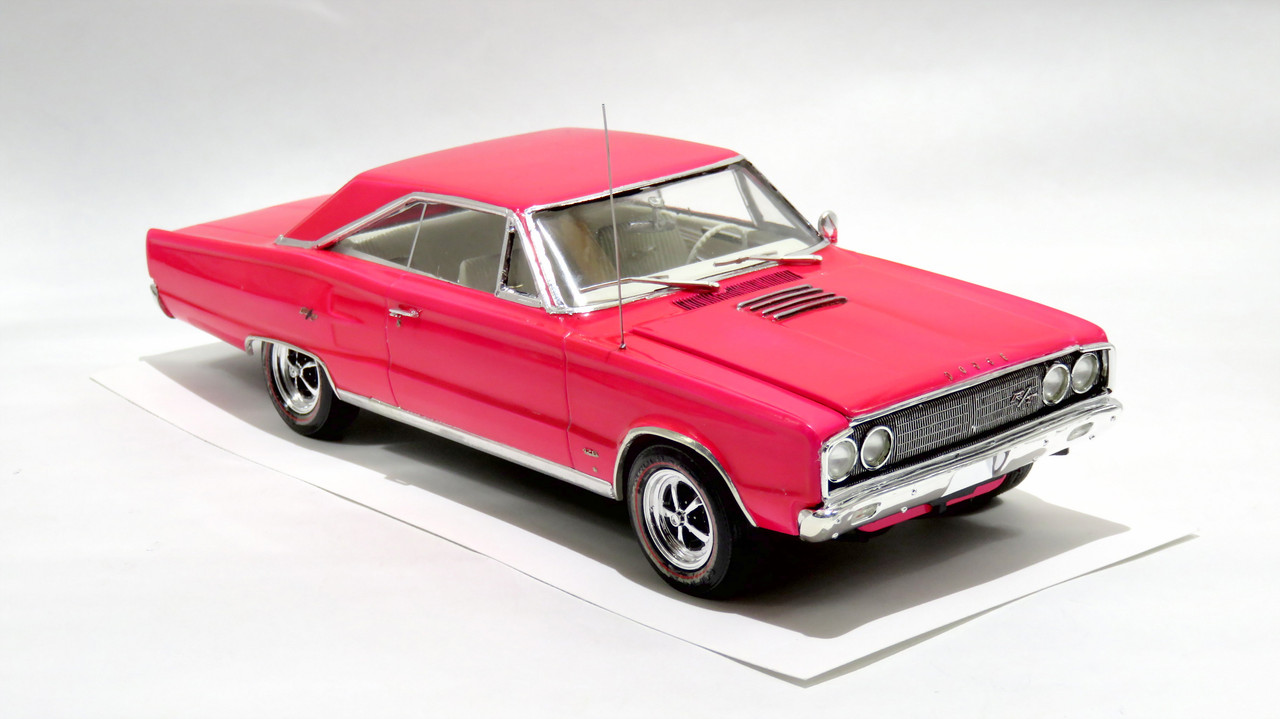 Revell '67 Dodge Coronet IMG-1199