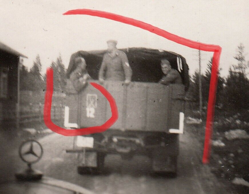 Foto LW Soldat Fallschirmjäger LKW Mercedes Benz Wappen Mailing Finnland