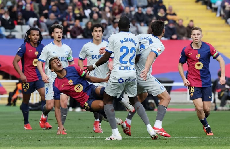 Nhận định, soi kèo Barcelona vs Alaves, 22h15 ngày 29/11