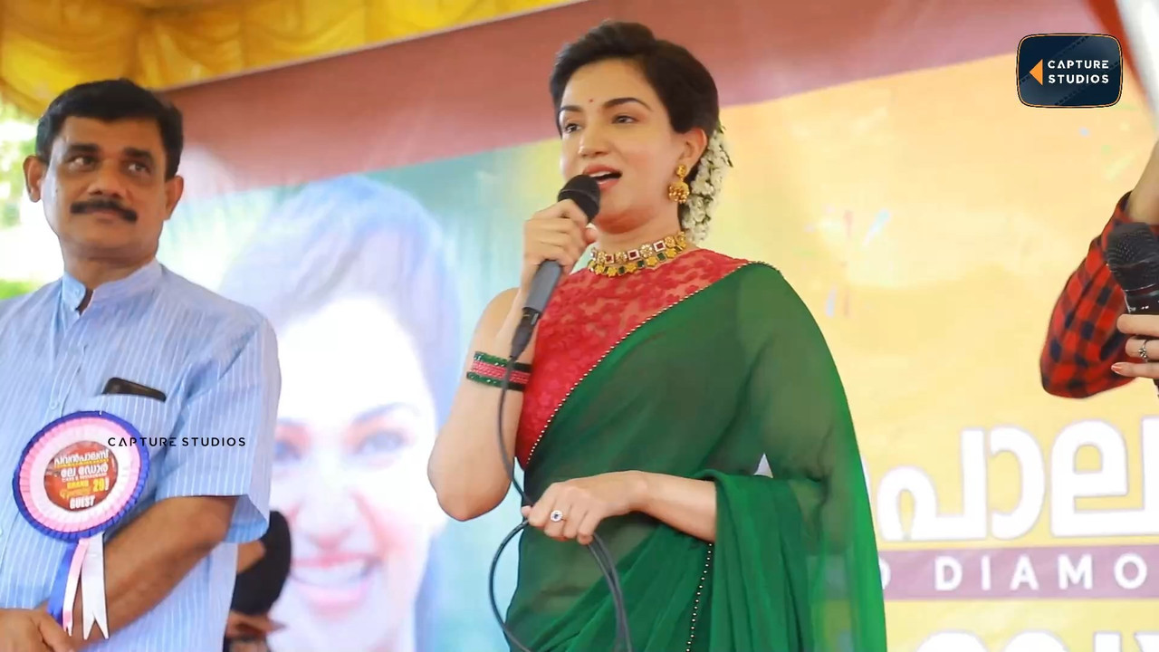 Honeyrose Hot sexy in saree.mkv_snapshot_01.30.000