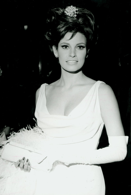 raquel_welch_e73