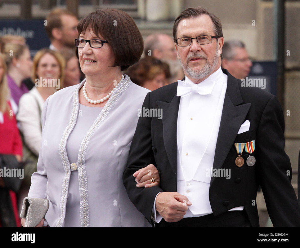 the-parents-of-the-groom-olle-and-eva-westling-arrive-for-the-wedding-D59DGM