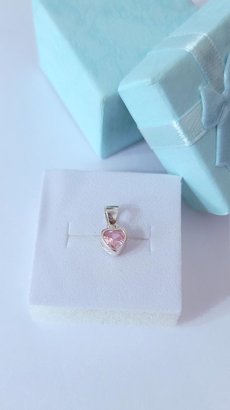 Dije corazón rosado