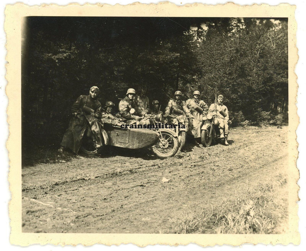 Orig. Foto Zündapp Kradmelder Motorrad Panzermann Pz.Rgt.7 in Lager OHRDRUF 1937.