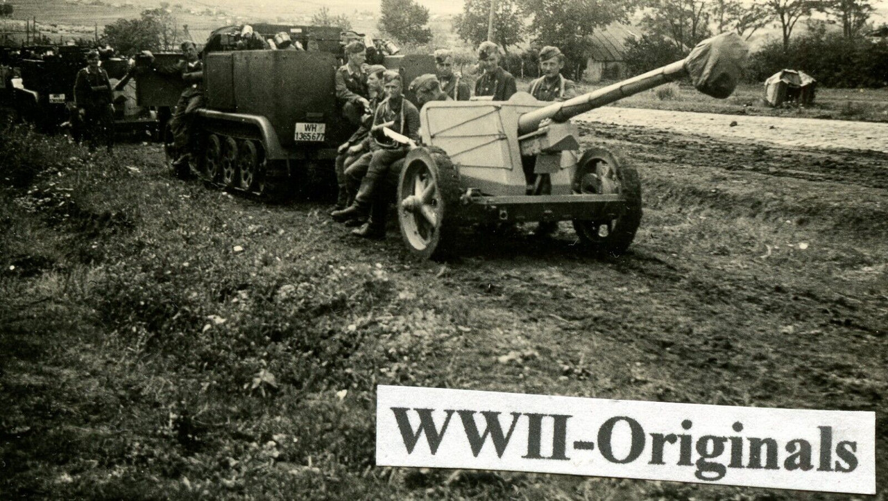 Sd.Kfz. 11 Zugkraftwagen (3 t) Kampfgruppe Guderian mit Panzerjäger Pak Donez 43.