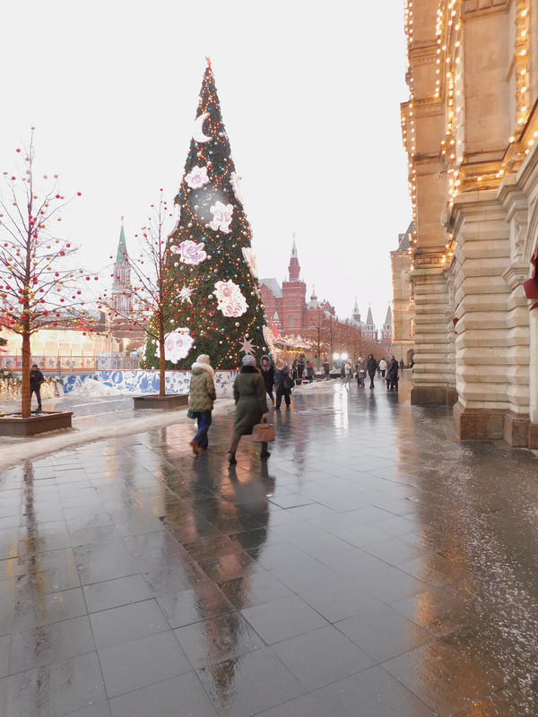 Выставка в музее Революции Кринолин и пр 150