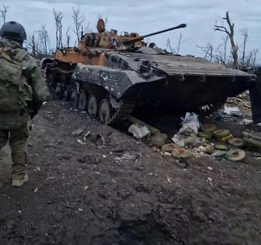 1061 BMP-2 675-SB3KDZ destr 21 01 24